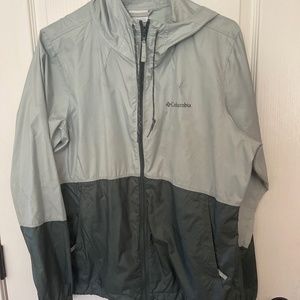 Women’s Columbia wind breaker